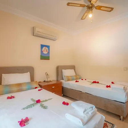 Mandalina, Cukurbag Peninsula-kas Villa